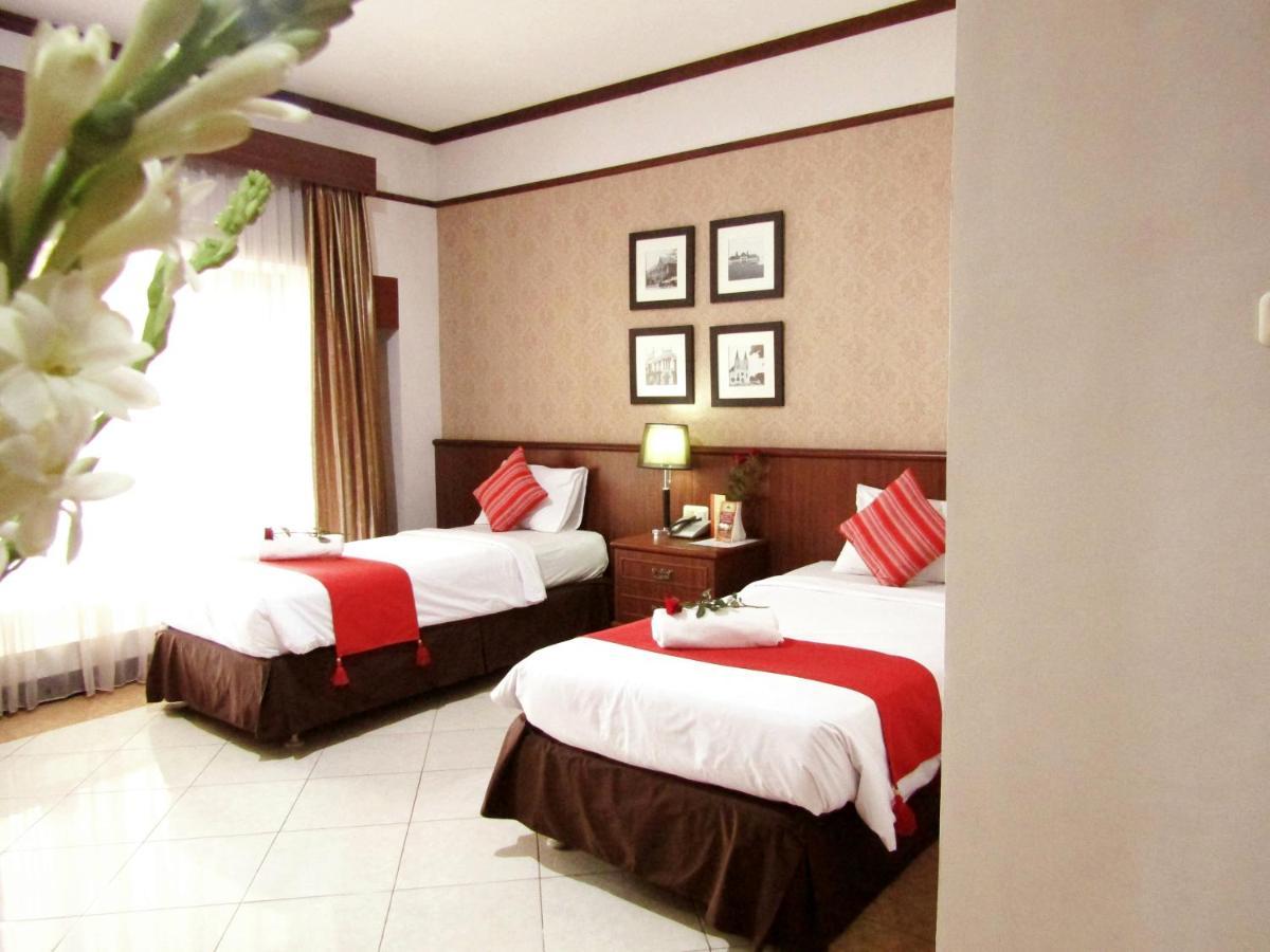 Hotel Pelangi Malang, Kayutangan Heritage Exterior photo