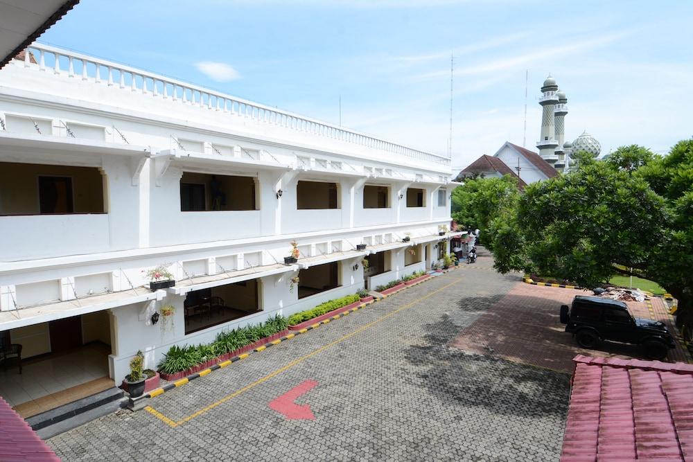 Hotel Pelangi Malang, Kayutangan Heritage Exterior photo
